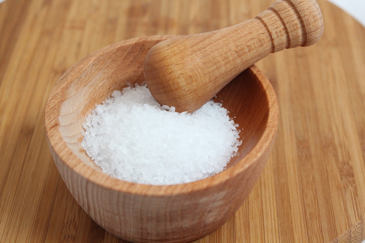 Tác dụng của muối trong trị nấm da đầu